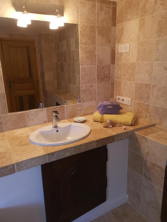 Le Nid Des Arts Bed & Breakfast Tourrettes Dış mekan fotoğraf