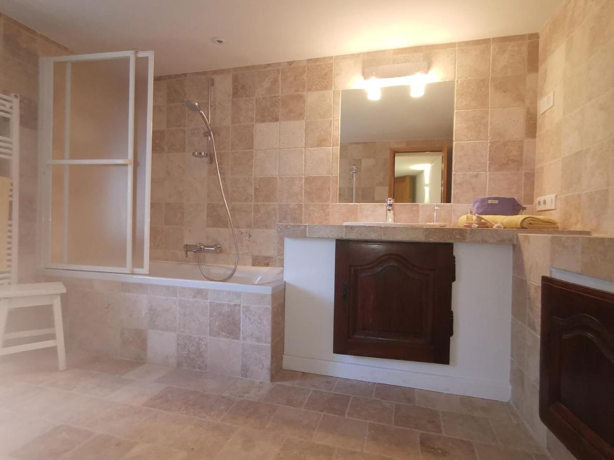 Le Nid Des Arts Bed & Breakfast Tourrettes Dış mekan fotoğraf